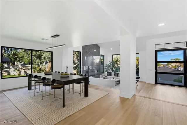 $1,900,000 | 8717 Kingship Court, Las Vegas, NV 89129