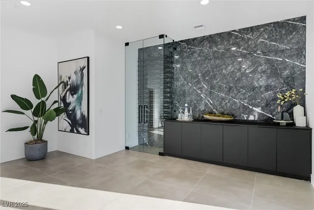 $1,900,000 | 8717 Kingship Court, Las Vegas, NV 89129