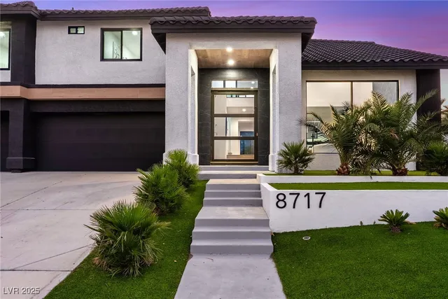 $1,900,000 | 8717 Kingship Court, Las Vegas, NV 89129