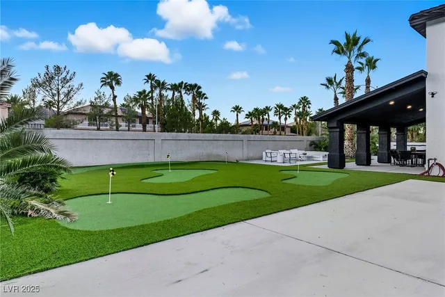 $1,900,000 | 8717 Kingship Court, Las Vegas, NV 89129