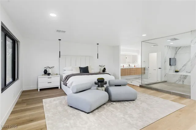 $1,900,000 | 8717 Kingship Court, Las Vegas, NV 89129