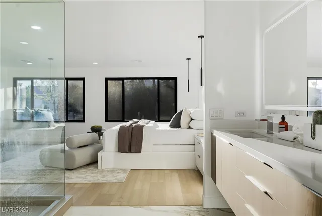 $1,900,000 | 8717 Kingship Court, Las Vegas, NV 89129