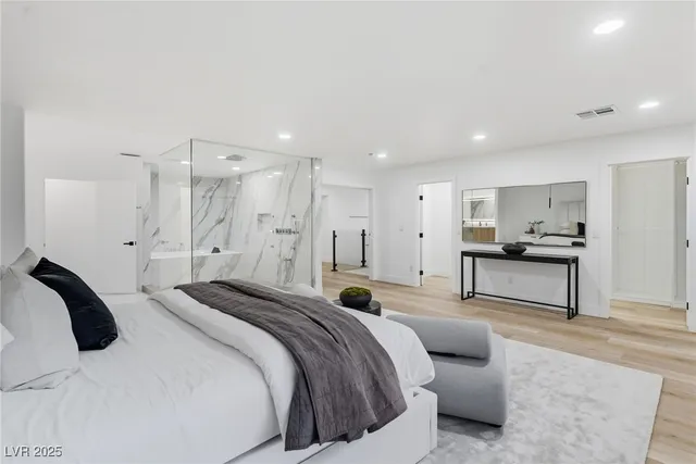 $1,900,000 | 8717 Kingship Court, Las Vegas, NV 89129