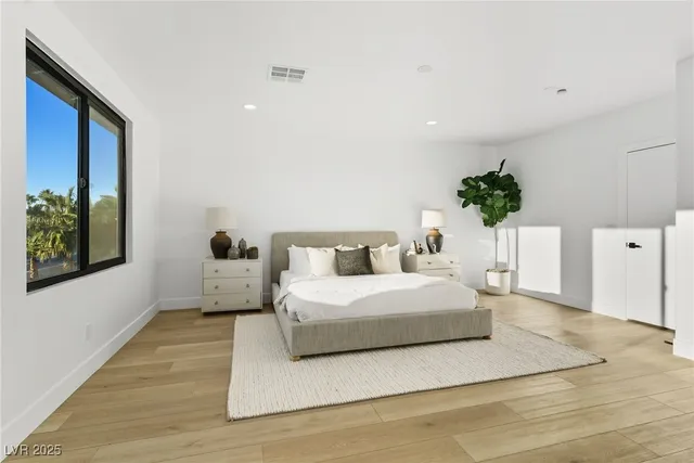 $1,900,000 | 8717 Kingship Court, Las Vegas, NV 89129