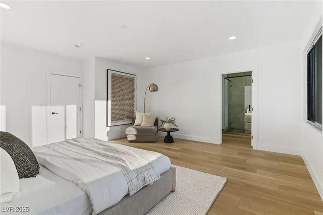 $1,900,000 | 8717 Kingship Court, Las Vegas, NV 89129