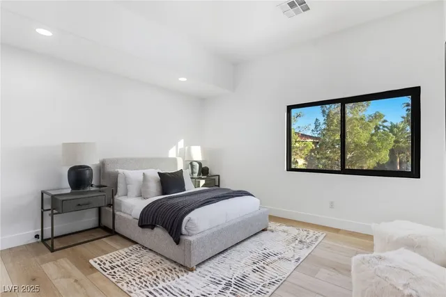 $1,900,000 | 8717 Kingship Court, Las Vegas, NV 89129