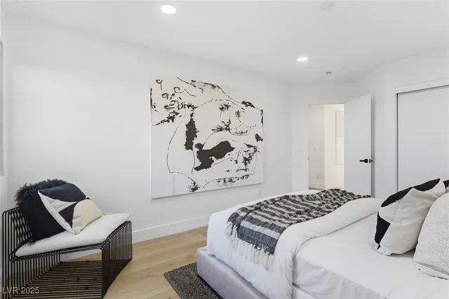 $1,900,000 | 8717 Kingship Court, Las Vegas, NV 89129