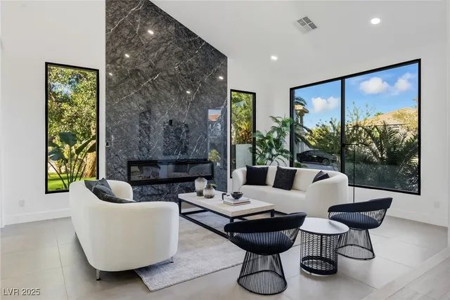 $1,900,000 | 8717 Kingship Court, Las Vegas, NV 89129