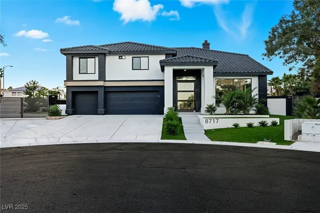 $1,900,000 | 8717 Kingship Court, Las Vegas, NV 89129