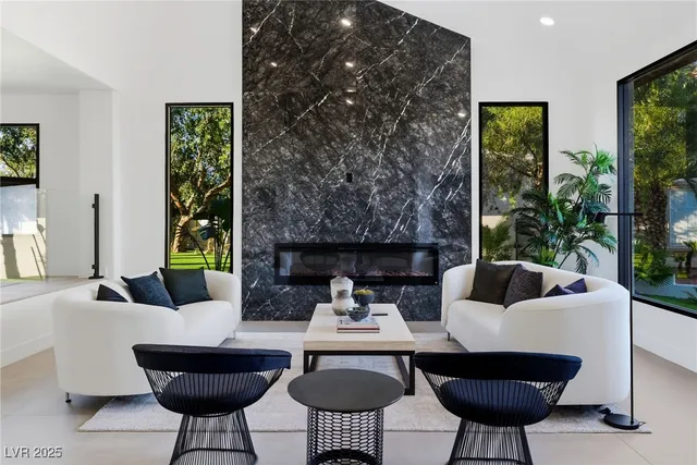 $1,900,000 | 8717 Kingship Court, Las Vegas, NV 89129