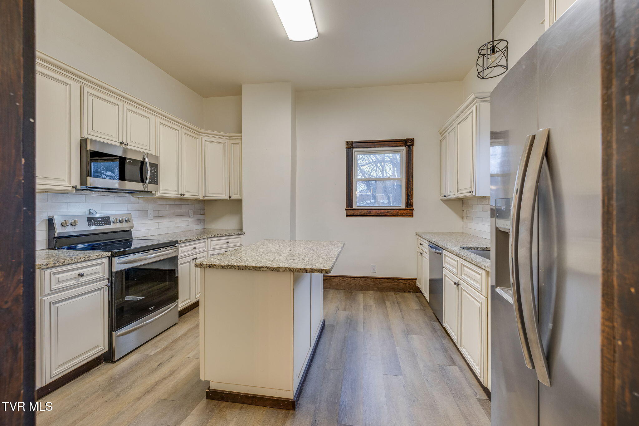 601 6th Street Bristol, TN 37620 - Photo 13 of 40 013