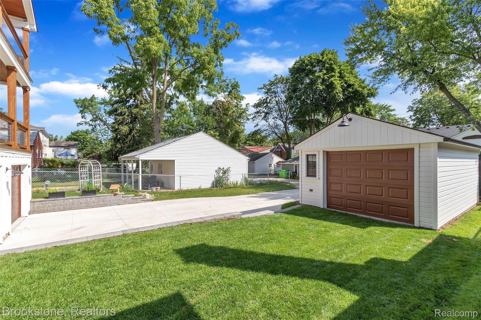 312 North Castell Avenue Rochester, MI 48307 - Photo 48 of 53 57-312 N Castell Ave-WindowStill-Re.jpg