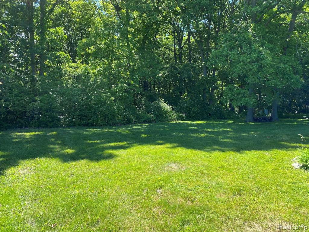 515 Plum Ridge Drive Rochester Hills, MI 48309 - Photo 43 of 46
