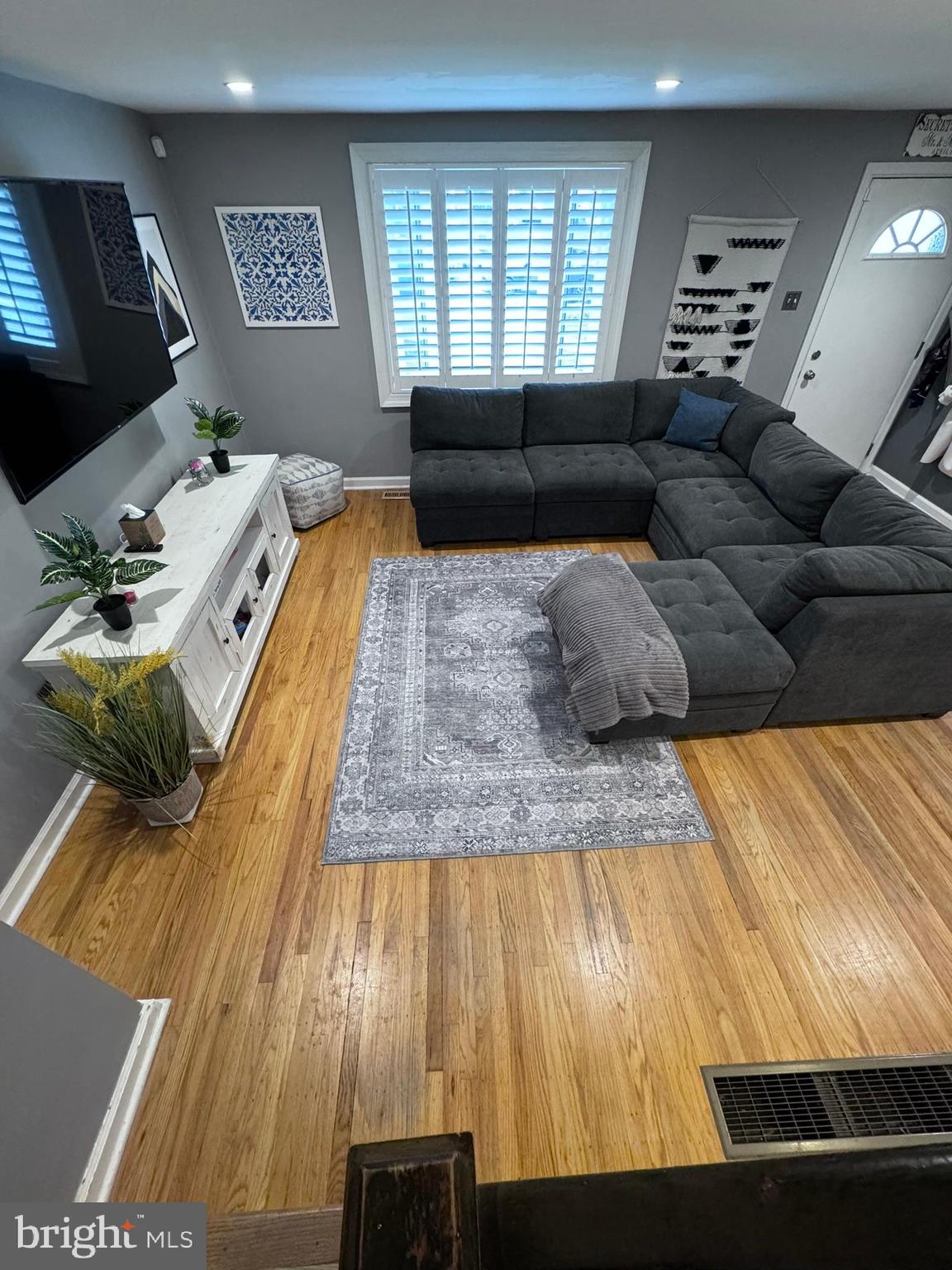 638 Wayne Avenue Springfield, PA 19064 - Photo 3 of 29 Gallery Image 3