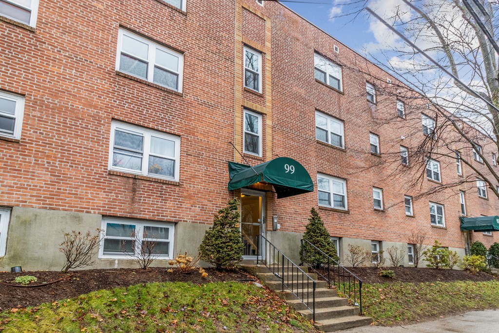 99 Chestnut Street, Unit 2 Brookline, MA 02445 - Photo 1 of 20