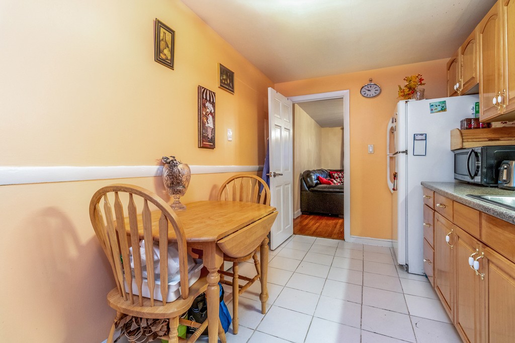 99 Chestnut Street, Unit 2 Brookline, MA 02445 - Photo 11 of 20