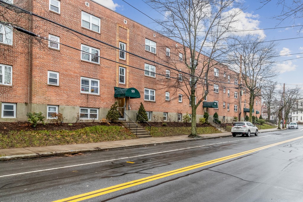 99 Chestnut Street, Unit 2 Brookline, MA 02445 - Photo 3 of 20