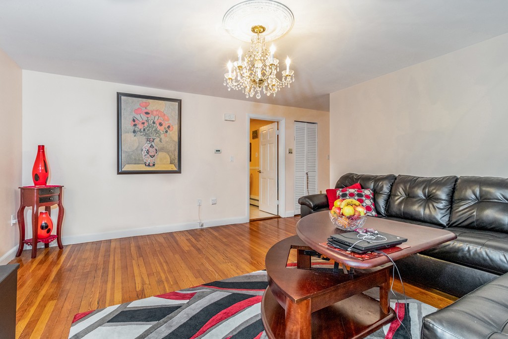 99 Chestnut Street, Unit 2 Brookline, MA 02445 - Photo 5 of 20