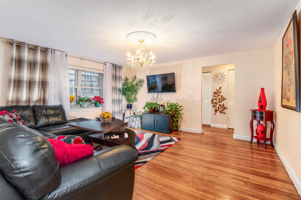 99 Chestnut Street, Unit 2 Brookline, MA 02445 - Photo 8 of 20
