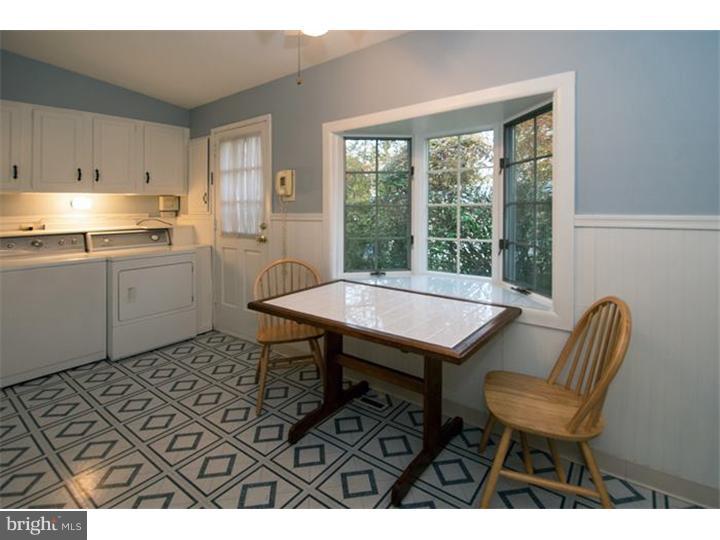 542 Greystone Road Ambler, PA 19002 - Photo 11 of 21 Kitchen