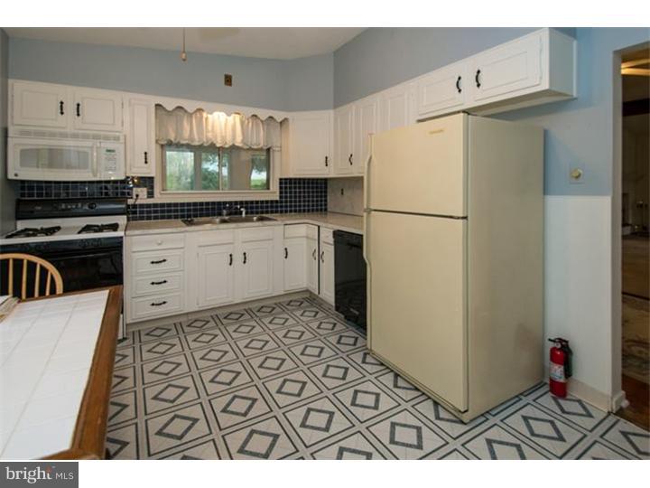 542 Greystone Road Ambler, PA 19002 - Photo 9 of 21 Kitchen