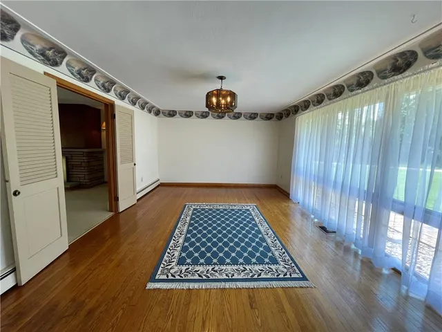 a view of utility room