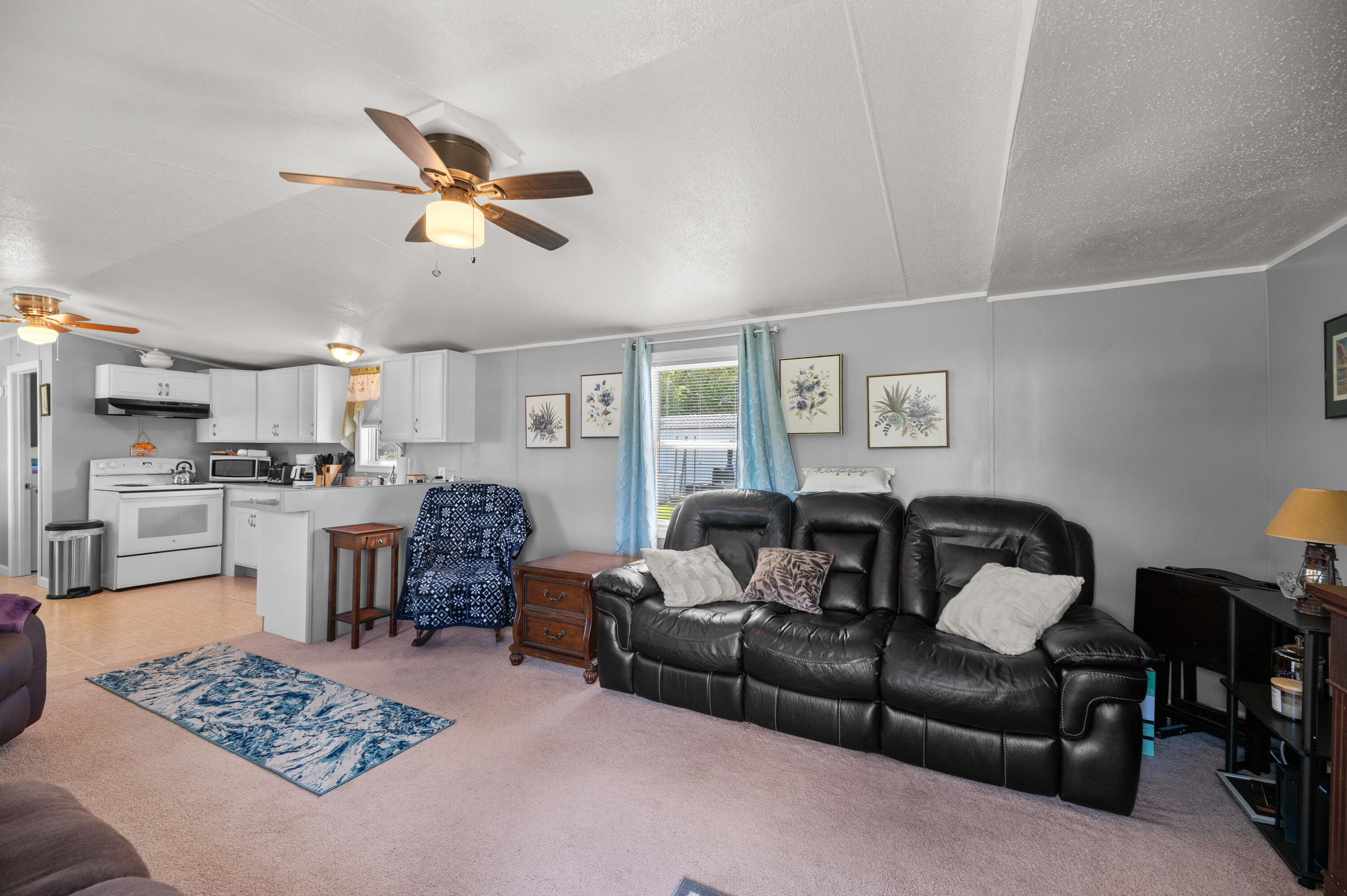 9 Long Avenue Clinton, ME 04927 - Photo 19 of 31 Living Room