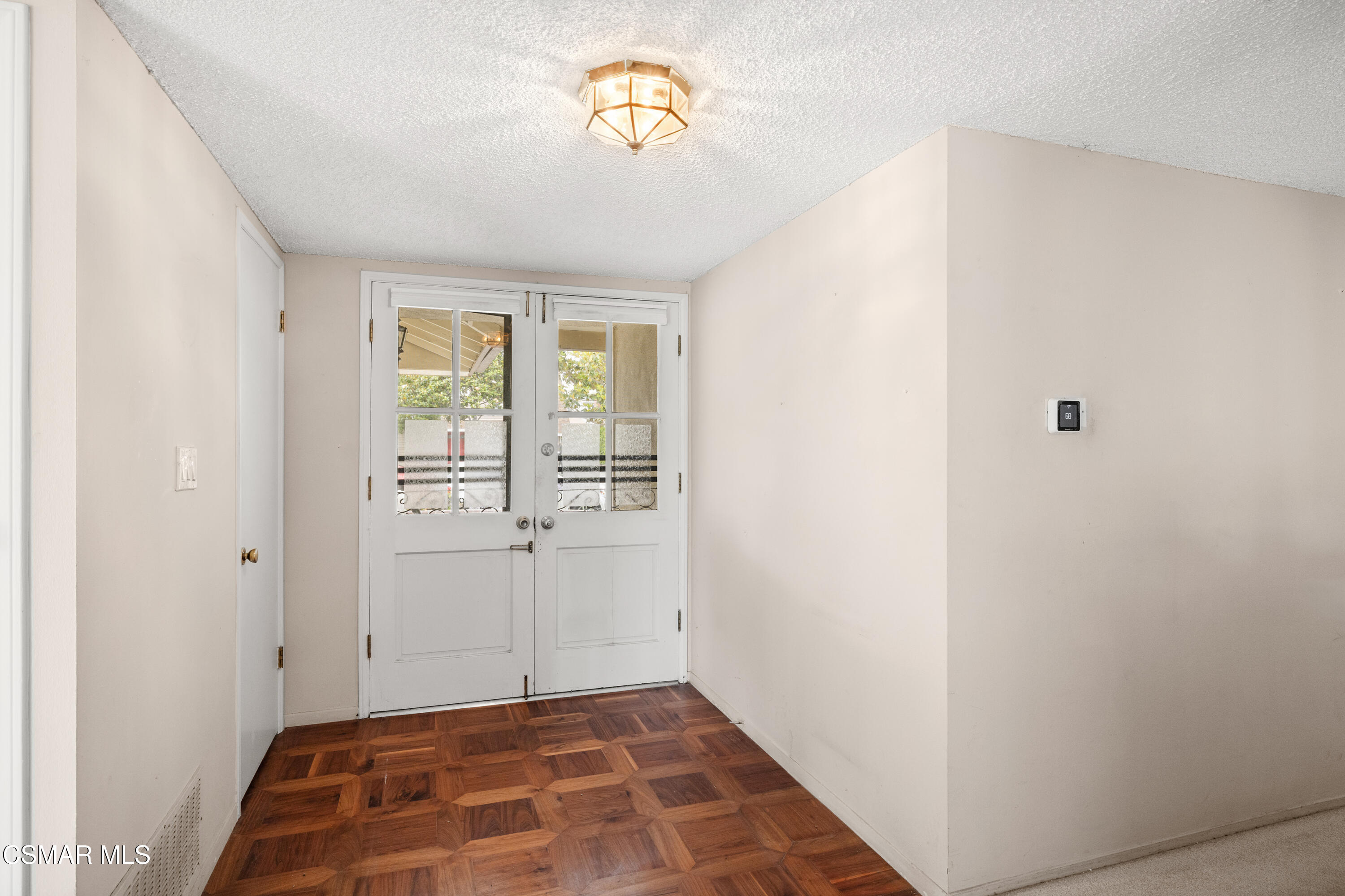 1877 Fred Avenue Simi Valley, CA 93065 - Photo 7 of 26 Fred Entry 1