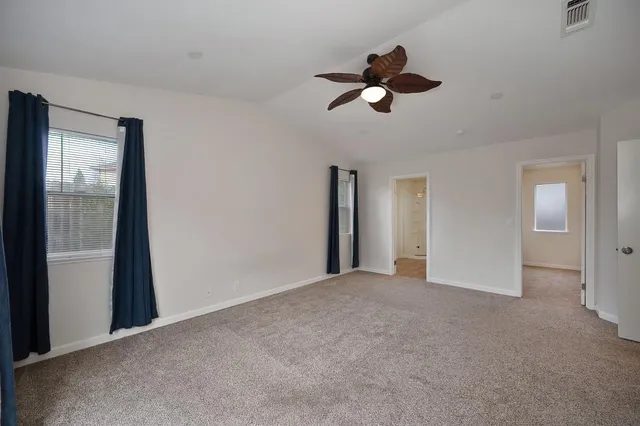 a view of empty room with window