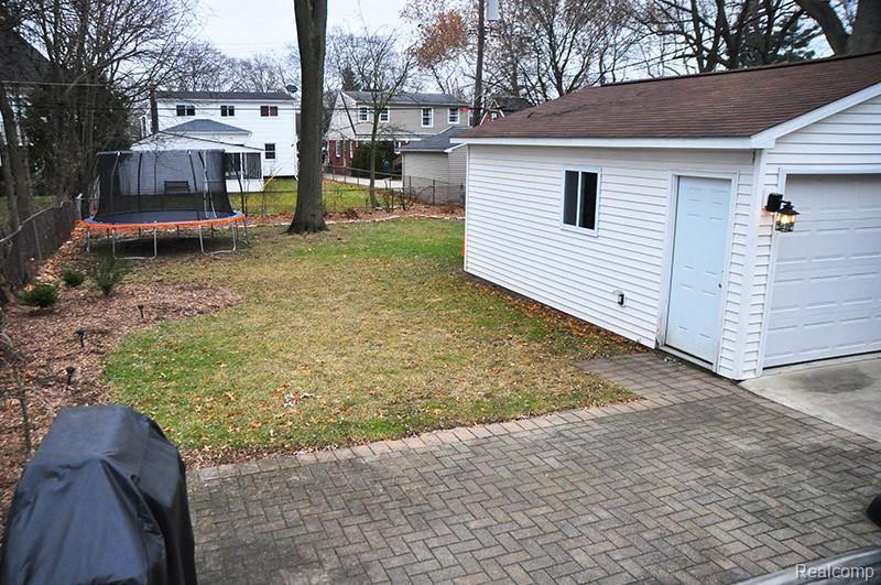 2832 Pembroke Road Birmingham, MI 48009 - Photo 20 of 21