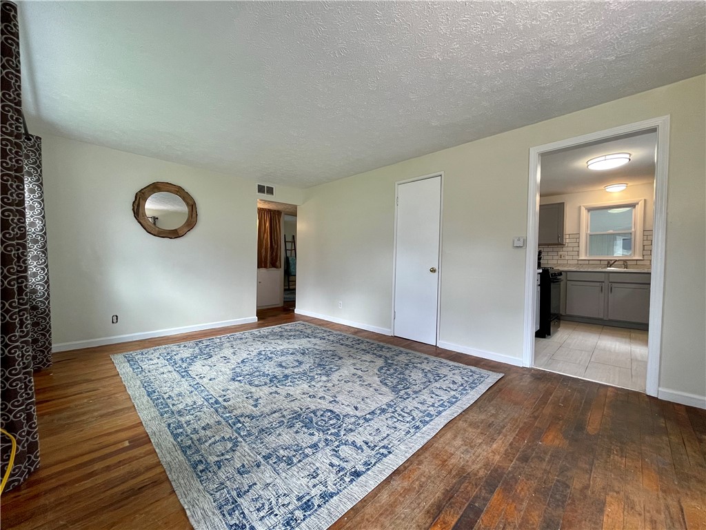 106 Alden Road Greece, NY 14626 - Photo 4 of 17