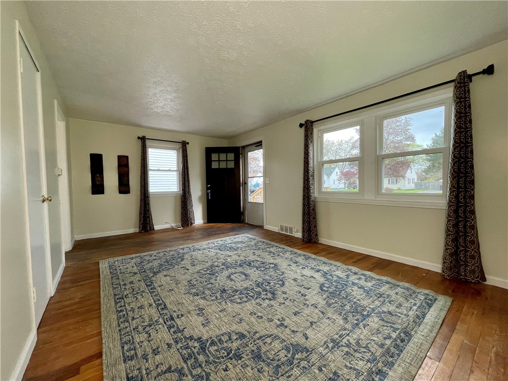 106 Alden Road Greece, NY 14626 - Photo 5 of 17