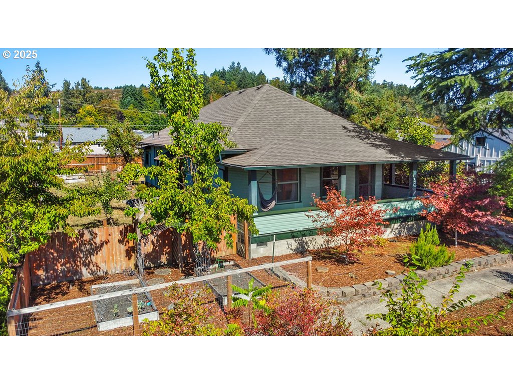 1132 Ash Avenue Cottage Grove, OR 97424 - Photo 2 of 48