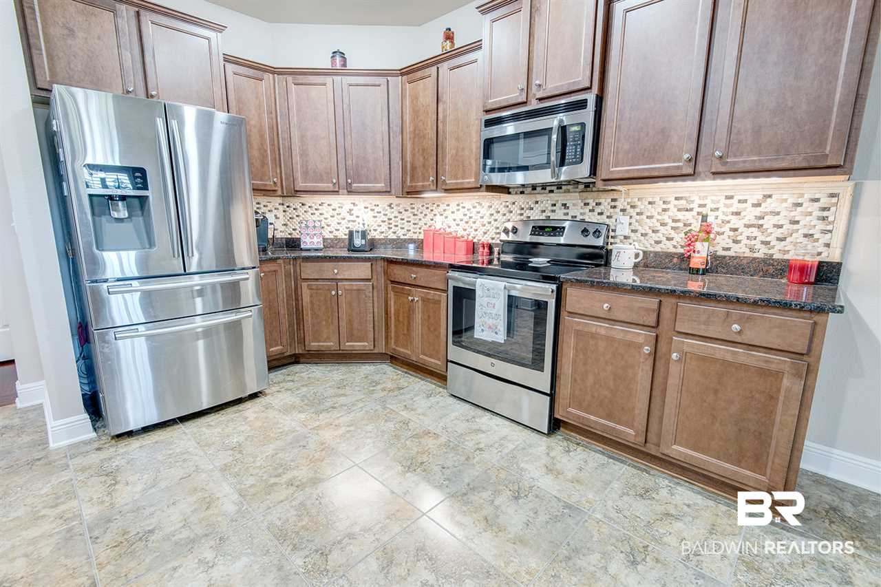 23094 Carnoustie Drive Foley, AL 36535 - Photo 18 of 43 Kitchen