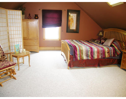 89 Beech Street Clinton, MA 01510 - Photo 17 of 22 Gallery Image 17