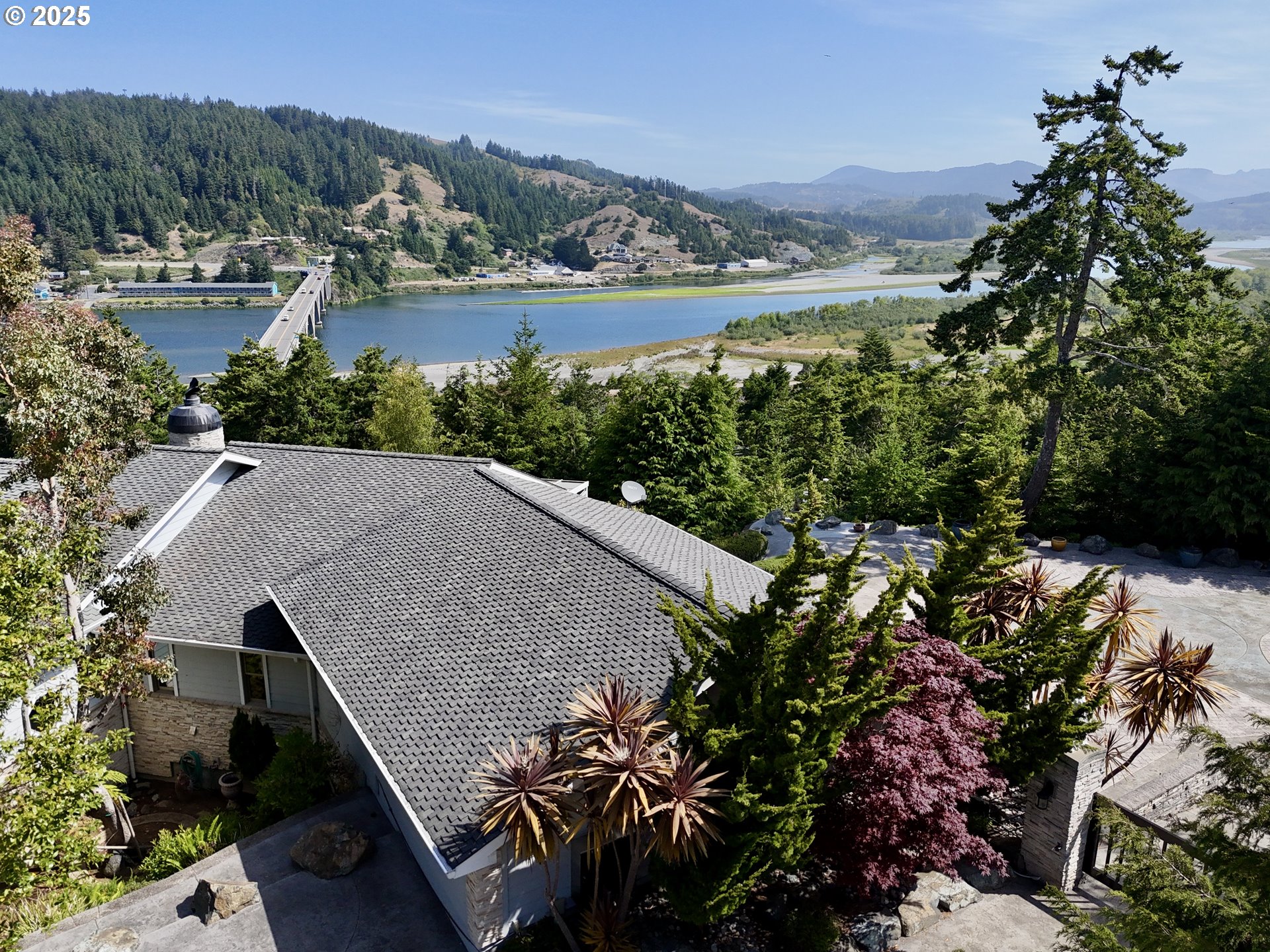 94414 Tom Cat Hill Road Gold Beach, OR 97444 - Photo 4 of 48