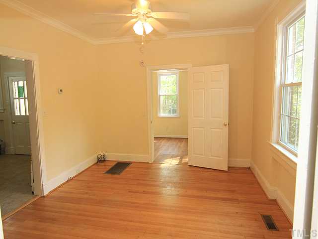 28 Shepherd Street Raleigh, NC 27607 - Photo 3 of 24