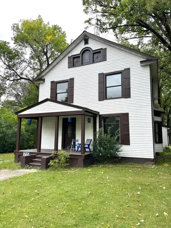 $247,500 | 715 Lake Street Northeast, Warroad, MN 56763