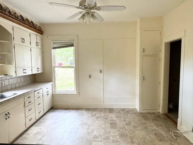 $275,000 | 715 Lake Street Northeast, Warroad, MN 56763