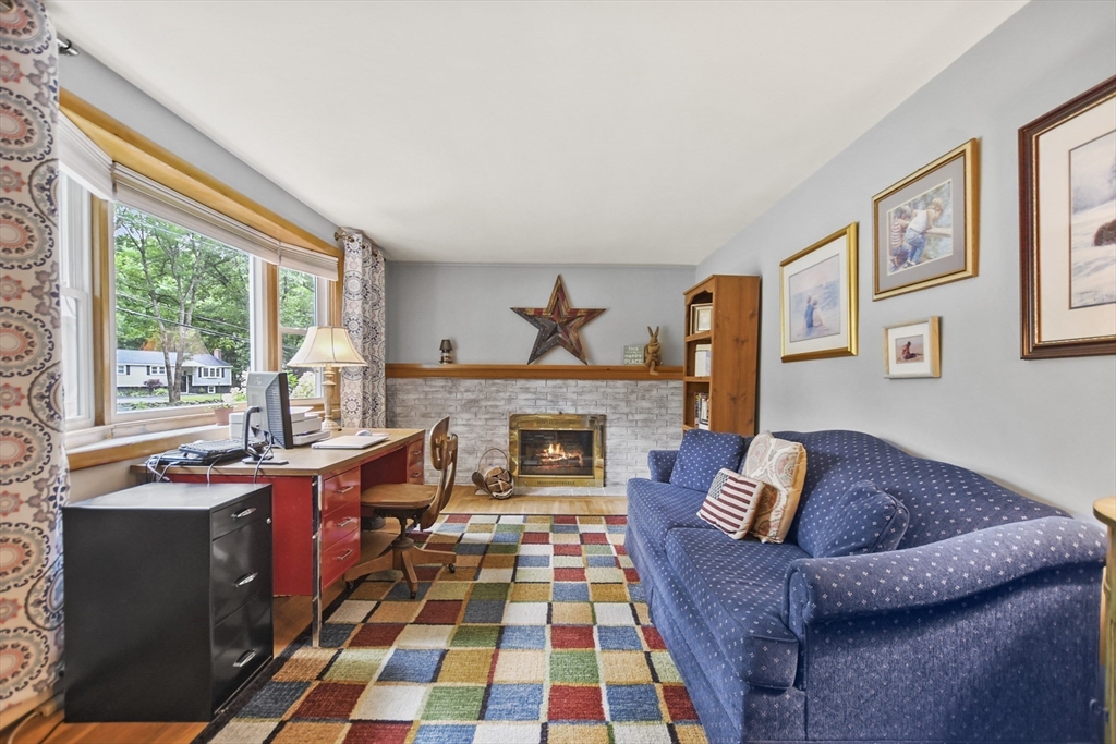 25 Parmenter Road Hudson, MA 01749 - Photo 4 of 29 Gallery Image 4