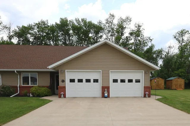 $272,000 | 573 7th Avenue Southeast, Mayville, ND 58257