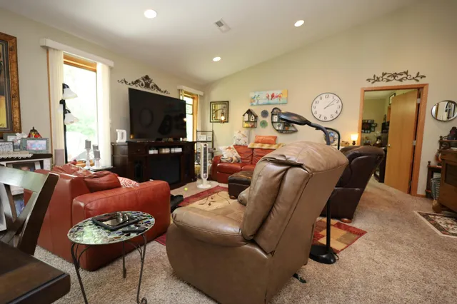 $272,000 | 573 7th Avenue Southeast, Mayville, ND 58257