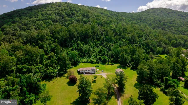 $849,999 | 4179 Fiery Run Road, Linden, VA 22642