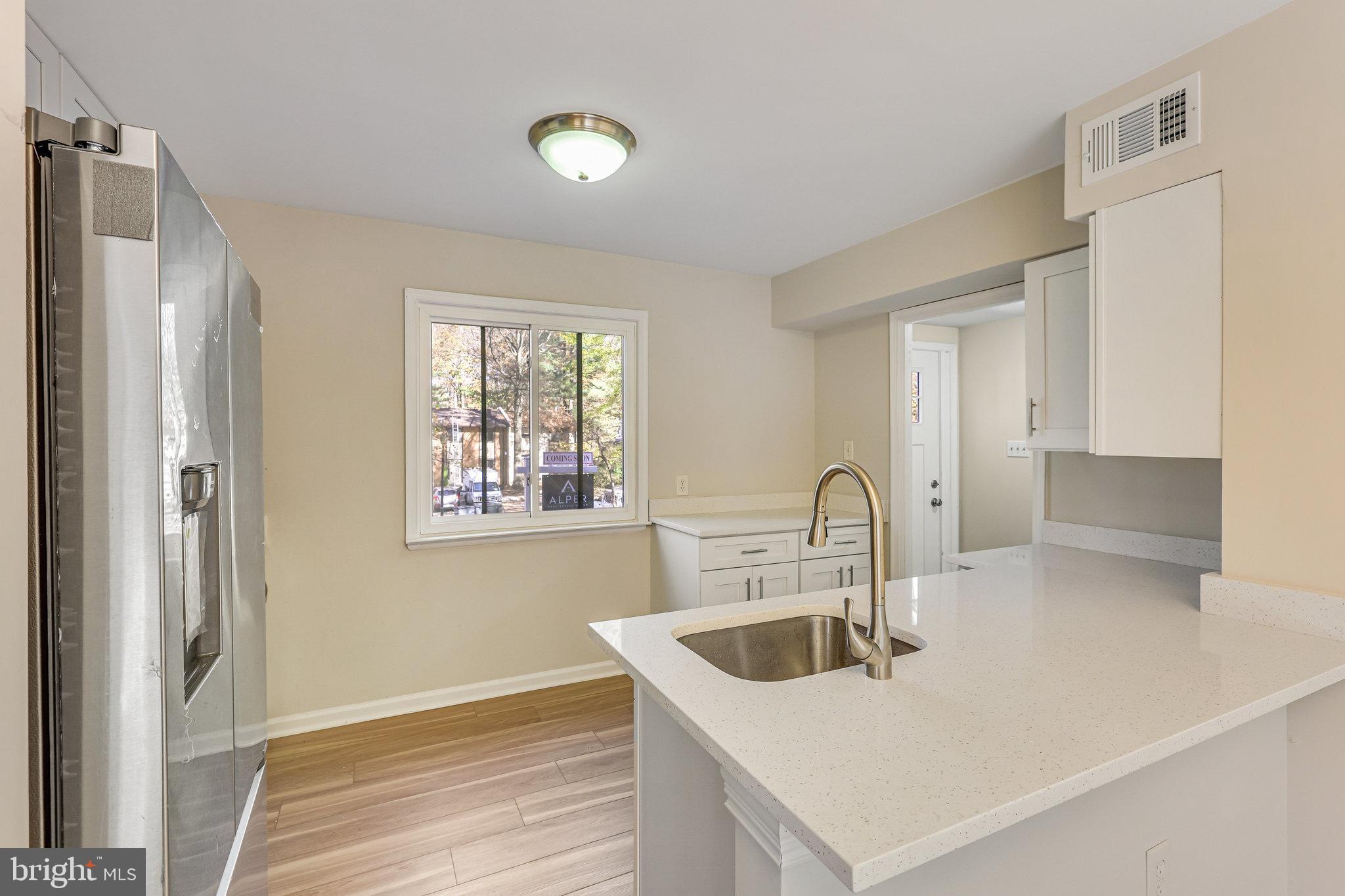 2406 Cloudcroft Square Reston, VA 20191 - Photo 11 of 48 Gallery Image 11