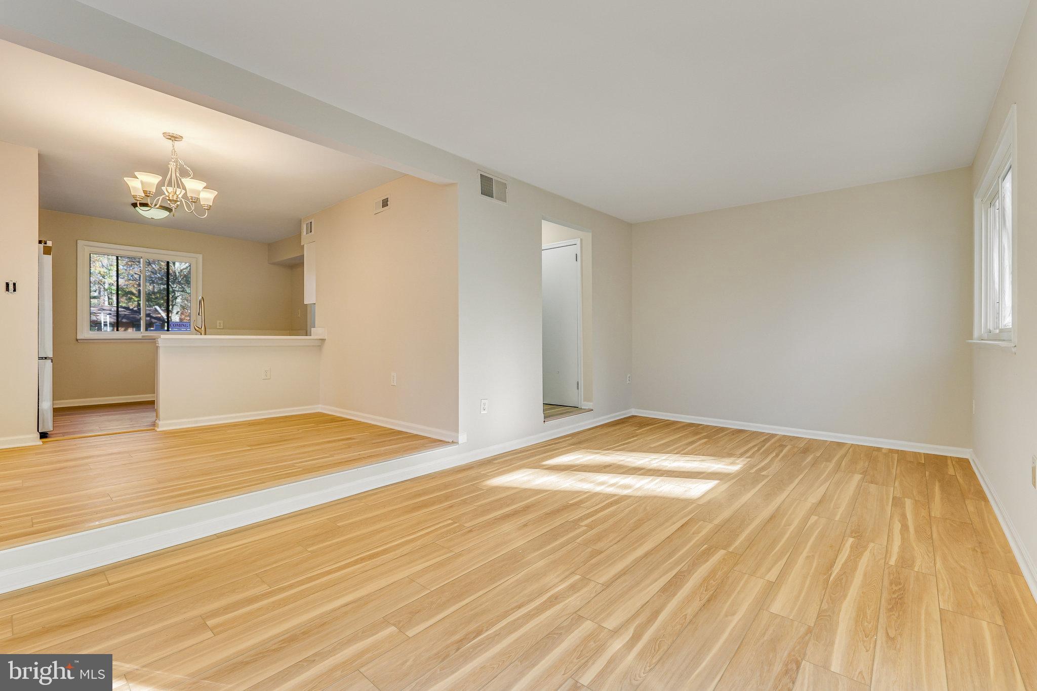 2406 Cloudcroft Square Reston, VA 20191 - Photo 15 of 48 Gallery Image 15