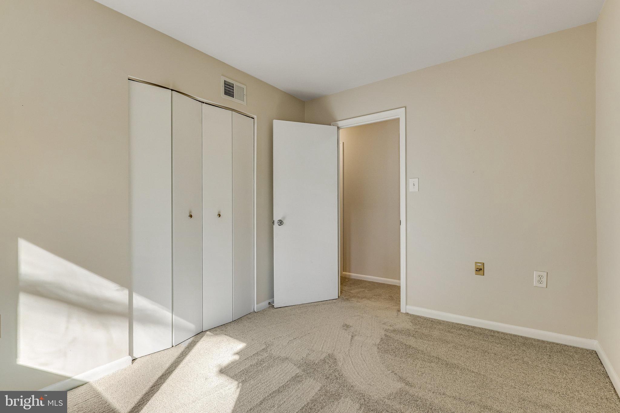 2406 Cloudcroft Square Reston, VA 20191 - Photo 32 of 48 Gallery Image 32