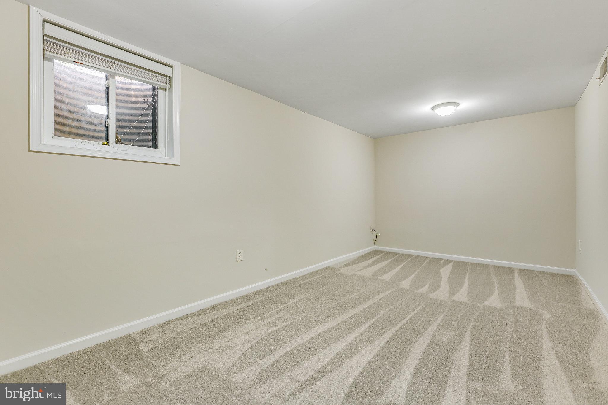 2406 Cloudcroft Square Reston, VA 20191 - Photo 36 of 48 Gallery Image 36