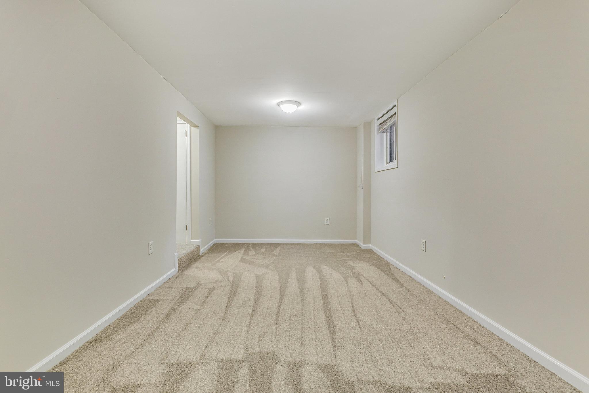 2406 Cloudcroft Square Reston, VA 20191 - Photo 39 of 48 Gallery Image 39