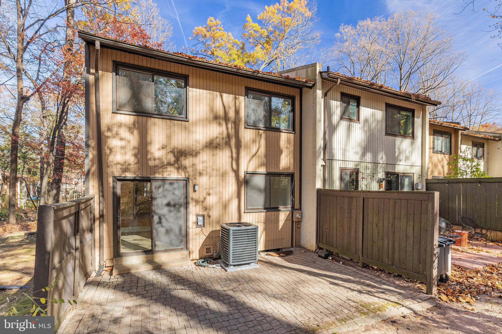 2406 Cloudcroft Square Reston, VA 20191 - Photo 46 of 48 Gallery Image 46