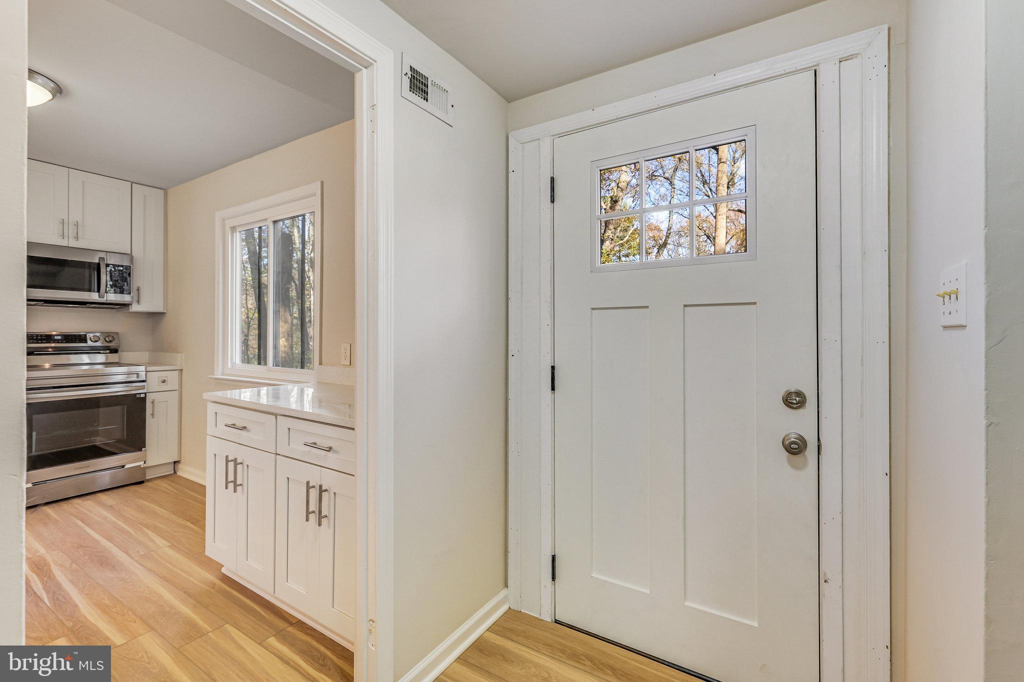 2406 Cloudcroft Square Reston, VA 20191 - Photo 5 of 48 Gallery Image 5